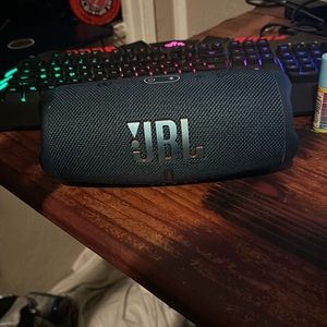 SELLING THIS JBL CHAREG 5 FOR $200